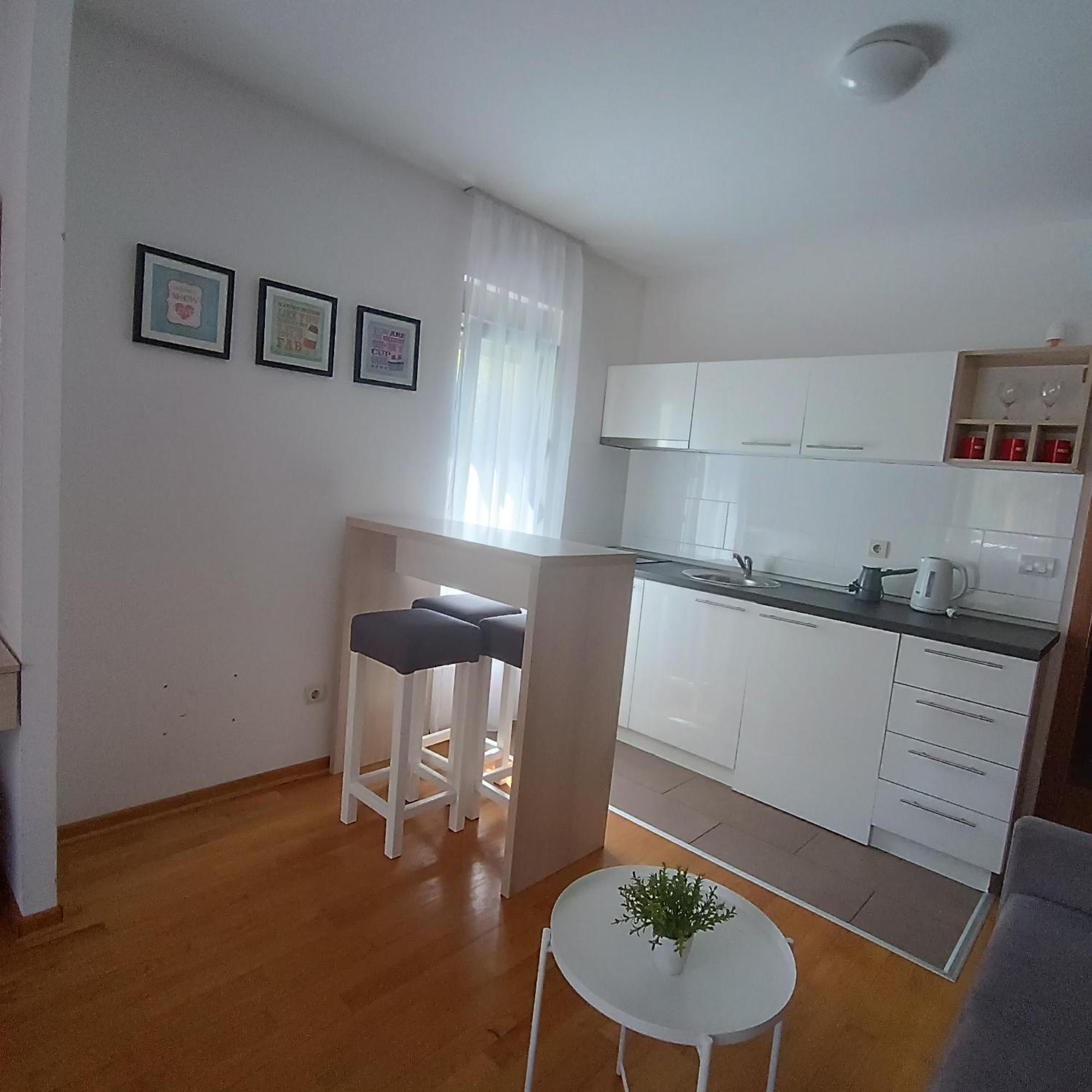 Apartments Karamarkovic วรินรัชกา บานยา ภายนอก รูปภาพ